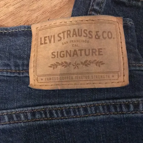 Levi’s Signature Straight Cut Jeans - Picture 4 of 6